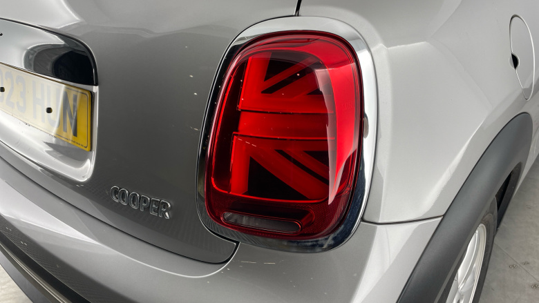 MINI Hatchback 1.5 Cooper Classic 3dr Auto Petrol Hatchback